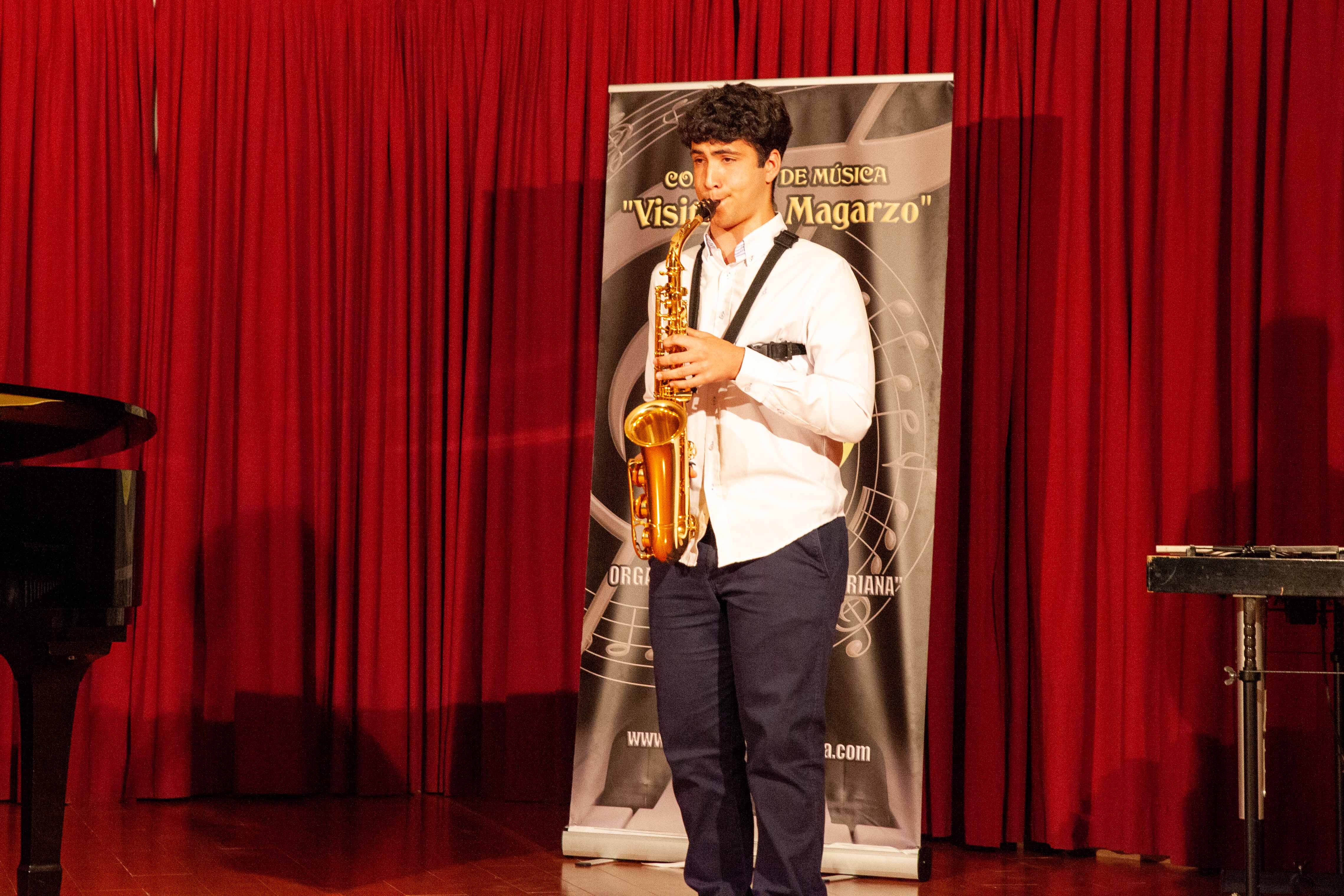 Cristóbal Vivas Becerril (saxofón)